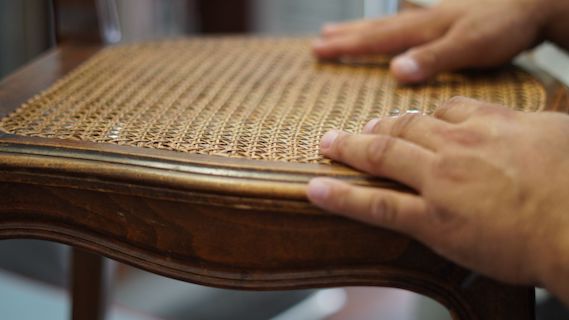 Cannage, rempaillage, restauration de chaises, fauteuils, canapés, à Marseille