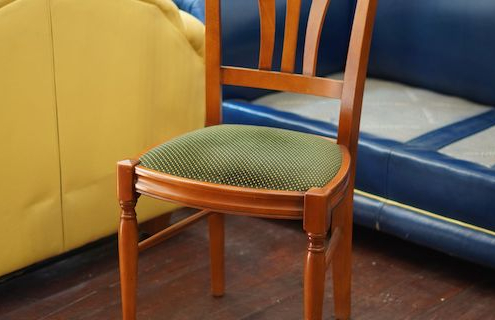 Réfection de fauteuils modernes tous styles, canapés, chaises, banquette de restaurant, table d'examen médical, à Marseille, Aubagne et toute la Provence